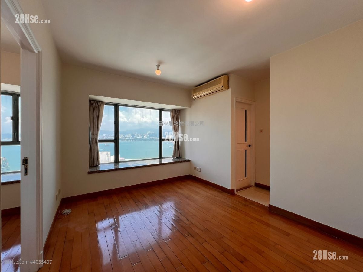 Queen's Terrace Rental 2 Bedrooms , 1 Bathroom 322 ft²