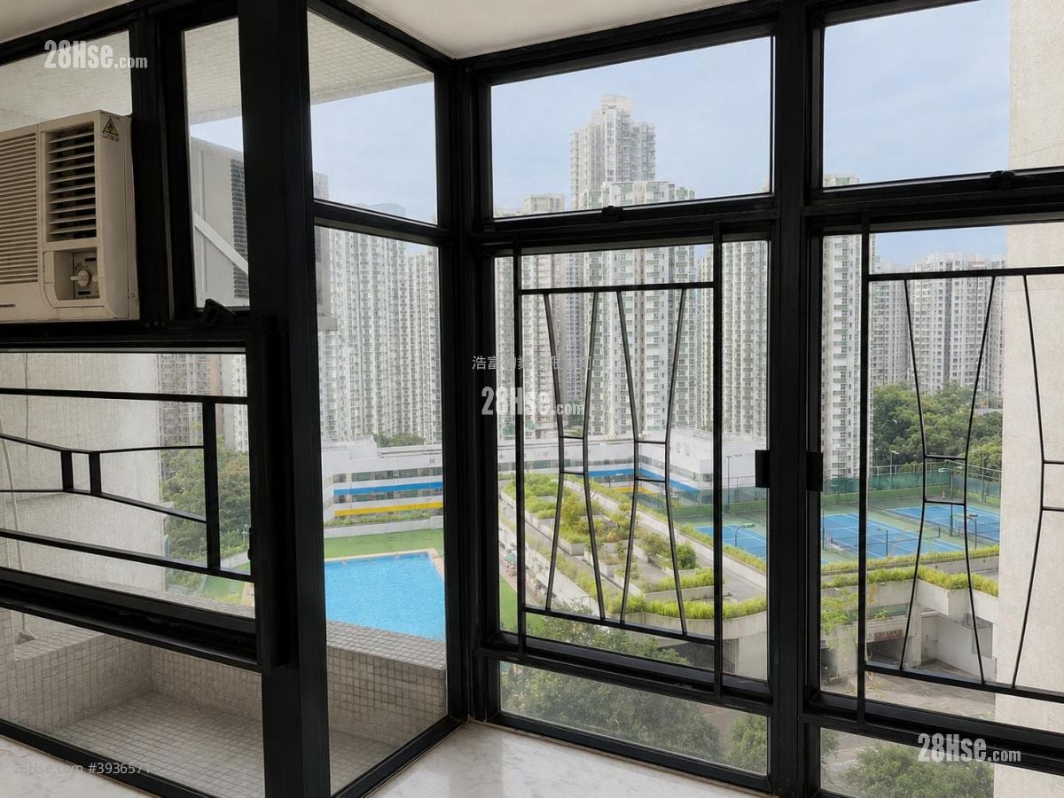 Kornhill Sell 2 Bedrooms , 1 Bathroom 497 ft²
