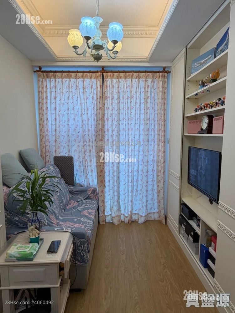 The Reach Sell 2 Bedrooms 424 ft²