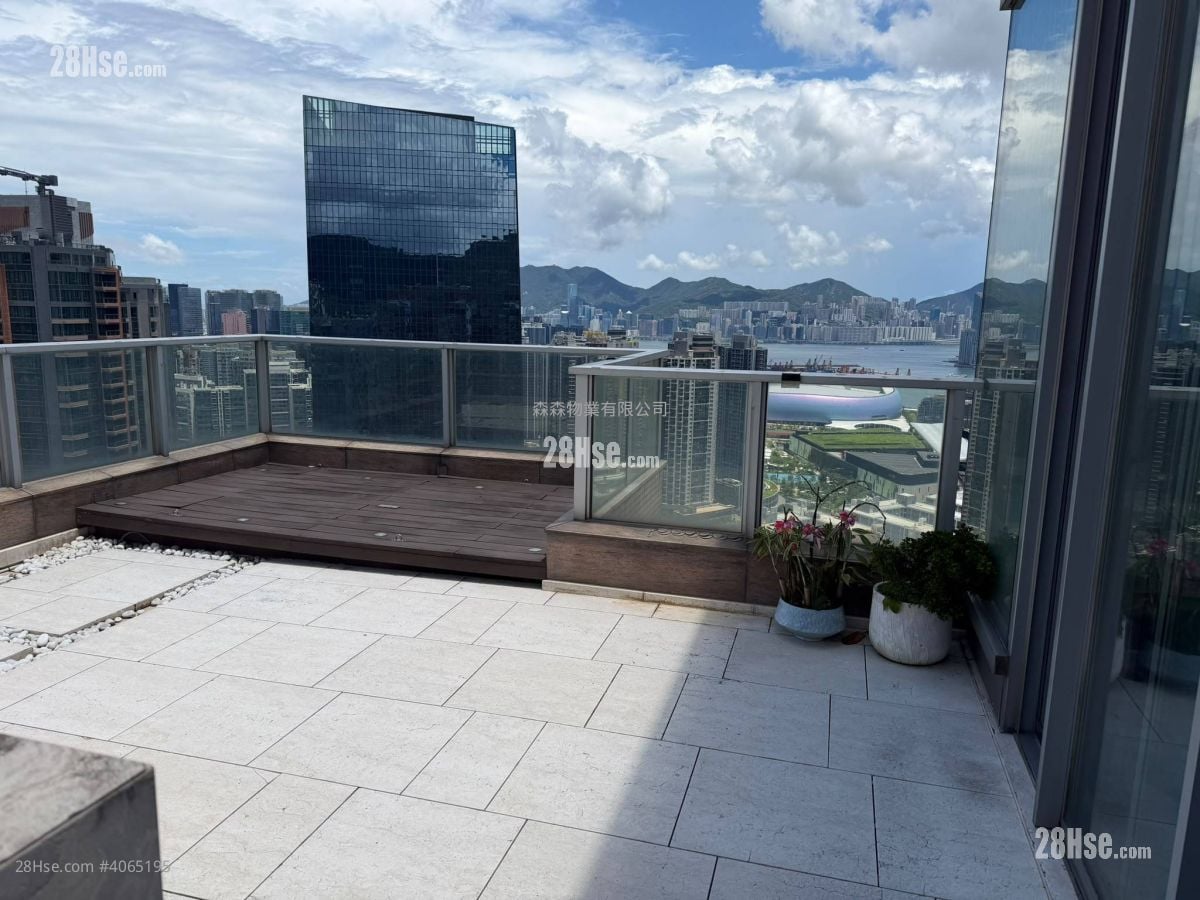 The Latitude Sell 3 Bedrooms , 2 Bathrooms 2,181 ft²