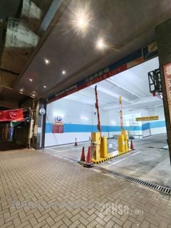 1 BR in > 5 Golden Shun Ning Court